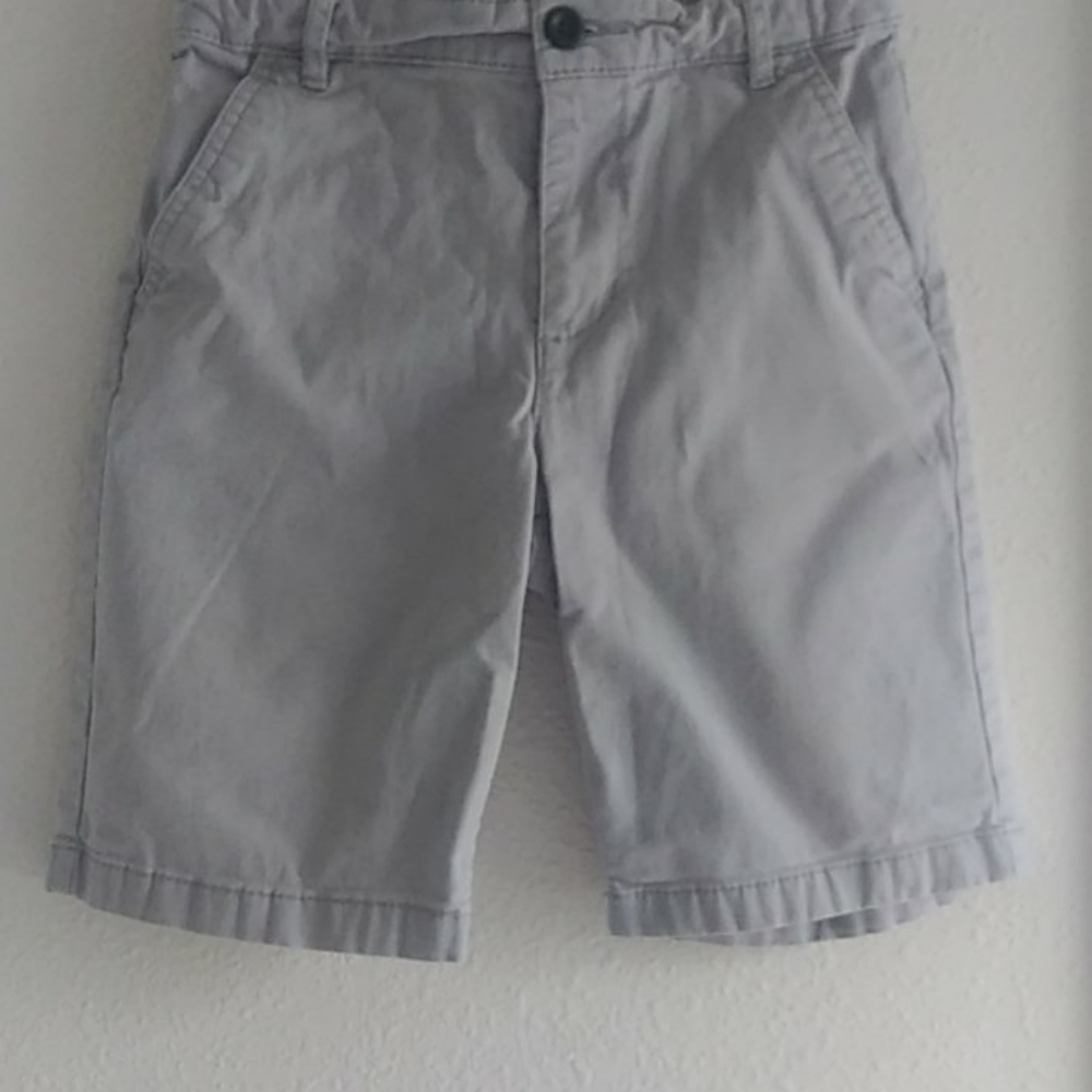 Old Navy Grey Boy's Shorts Size 10.